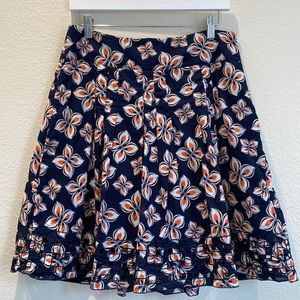 Ann Taylor- Pleated Skirt (6) EUC